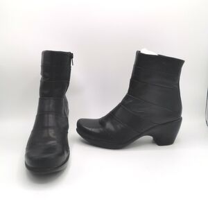 SIZE 7 Naot Black Leather Ankle Booties EUC B61